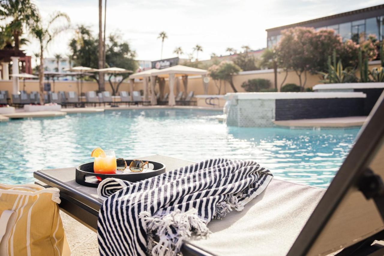 Crowne Plaza Phoenix - Chandler Golf Resort By Ihg Exterior photo