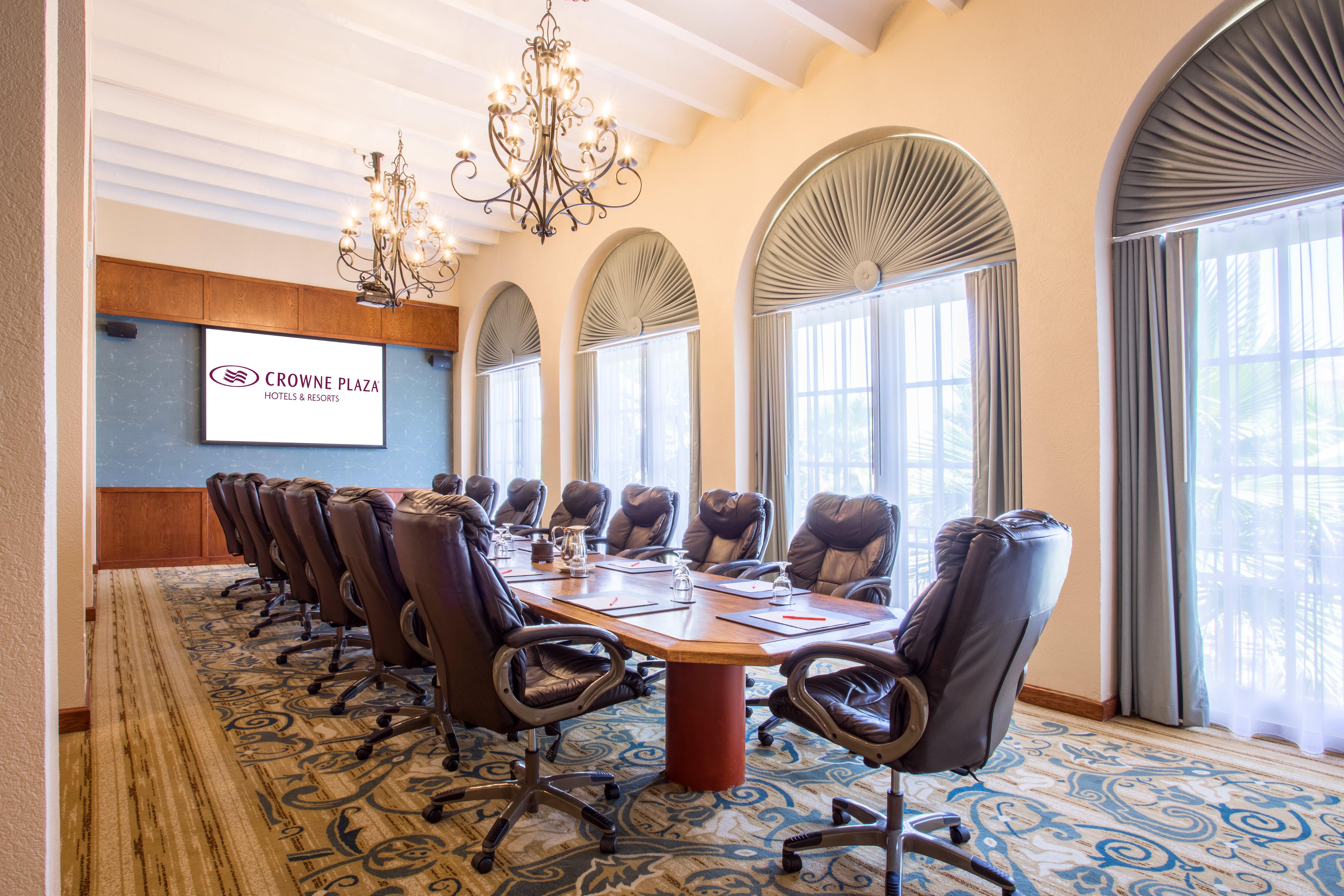 Crowne Plaza Phoenix - Chandler Golf Resort By Ihg Exterior photo