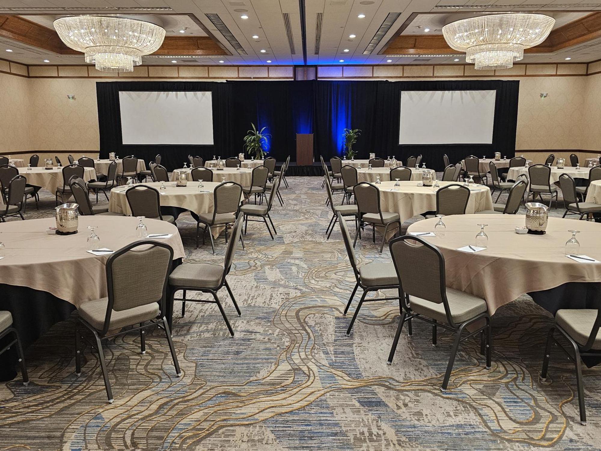 Crowne Plaza Phoenix - Chandler Golf Resort By Ihg Exterior photo