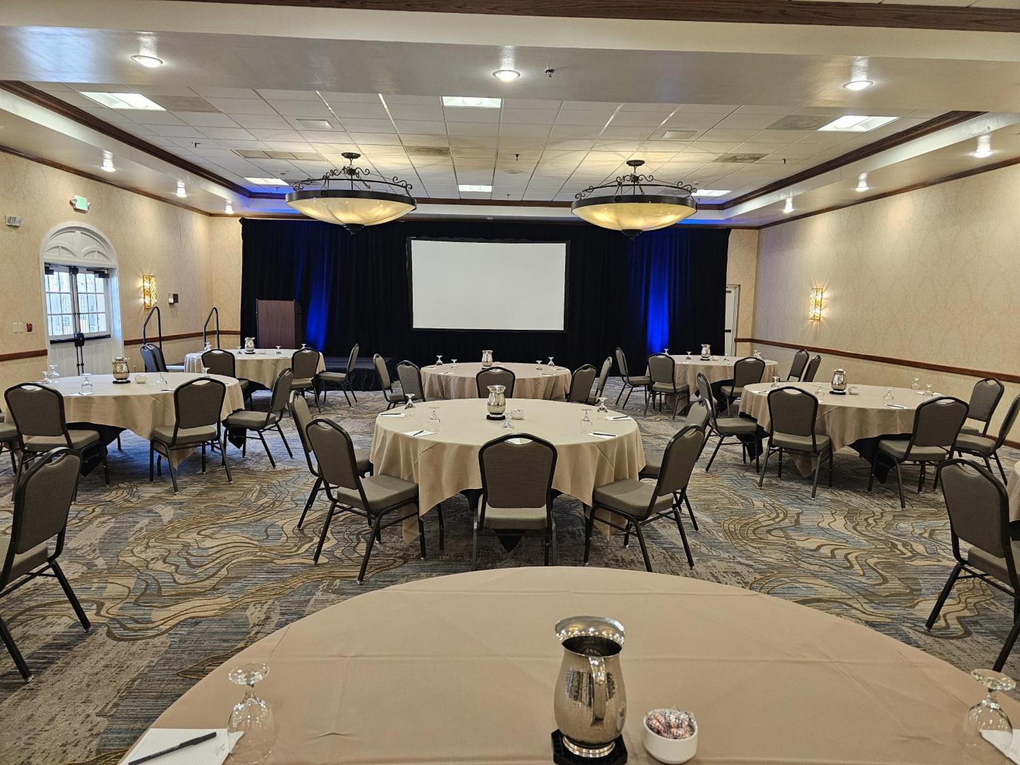 Crowne Plaza Phoenix - Chandler Golf Resort By Ihg Exterior photo