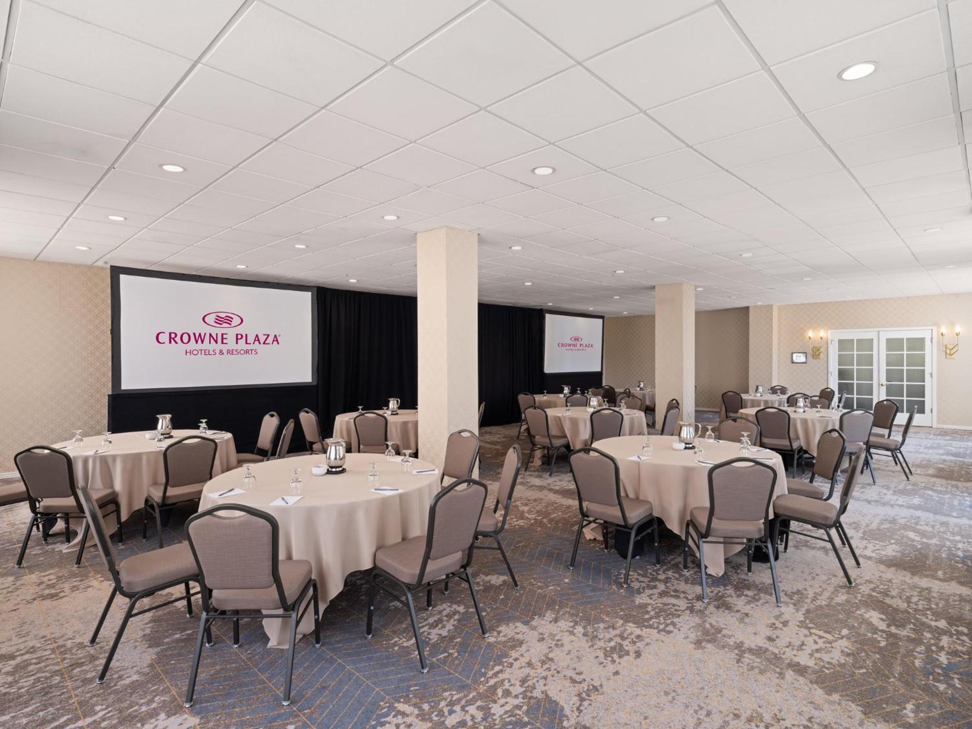 Crowne Plaza Phoenix - Chandler Golf Resort By Ihg Exterior photo