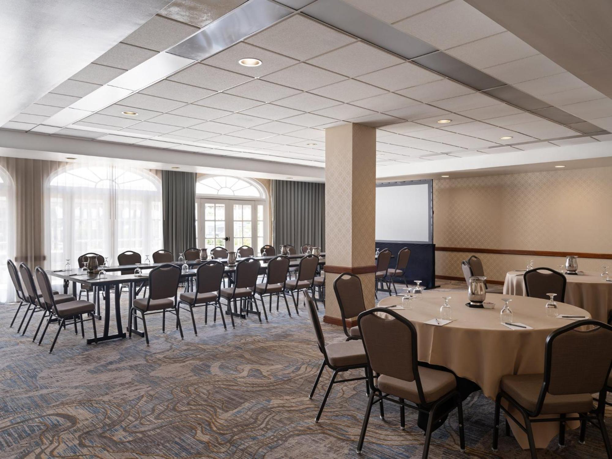 Crowne Plaza Phoenix - Chandler Golf Resort By Ihg Exterior photo