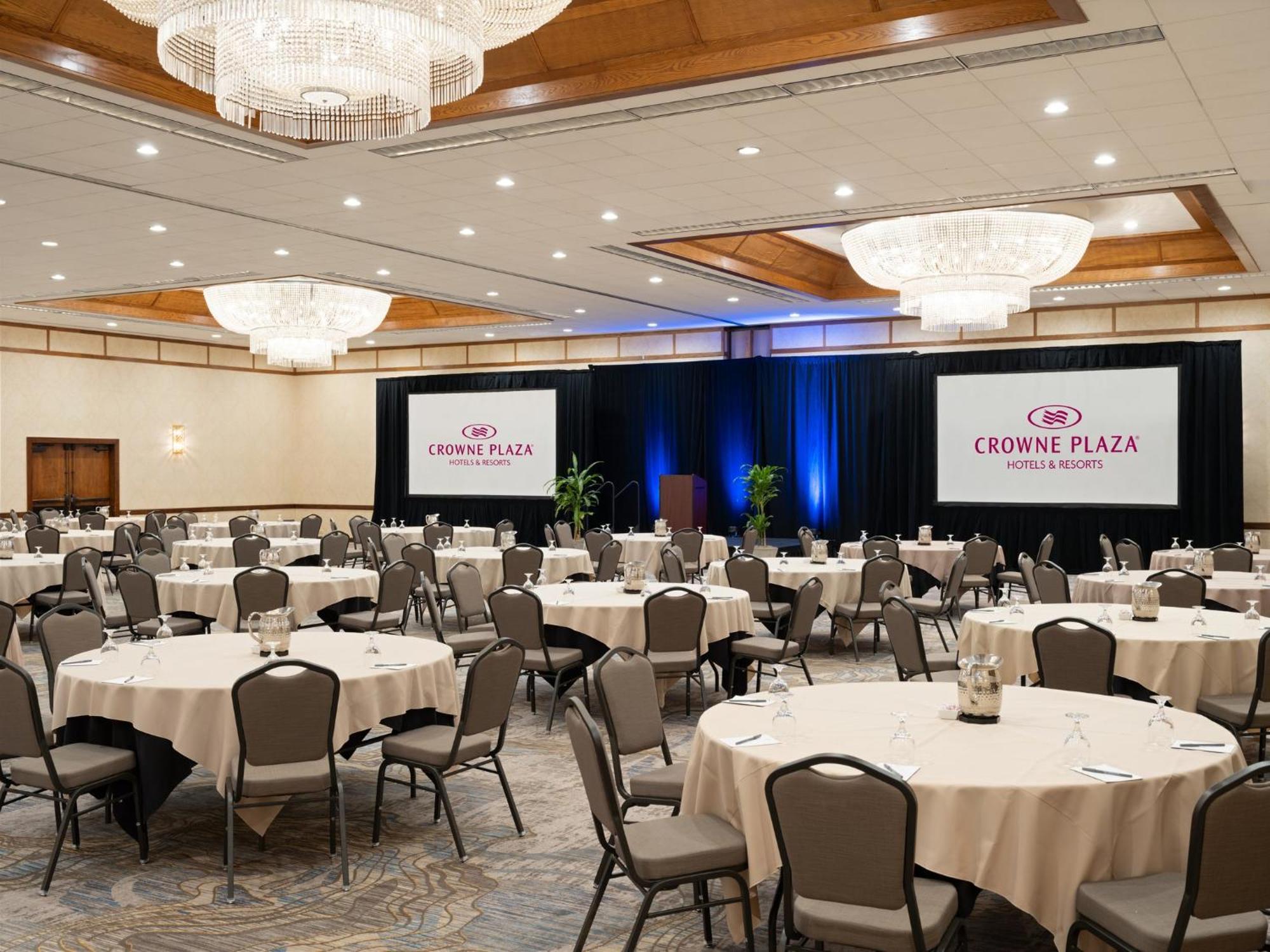 Crowne Plaza Phoenix - Chandler Golf Resort By Ihg Exterior photo