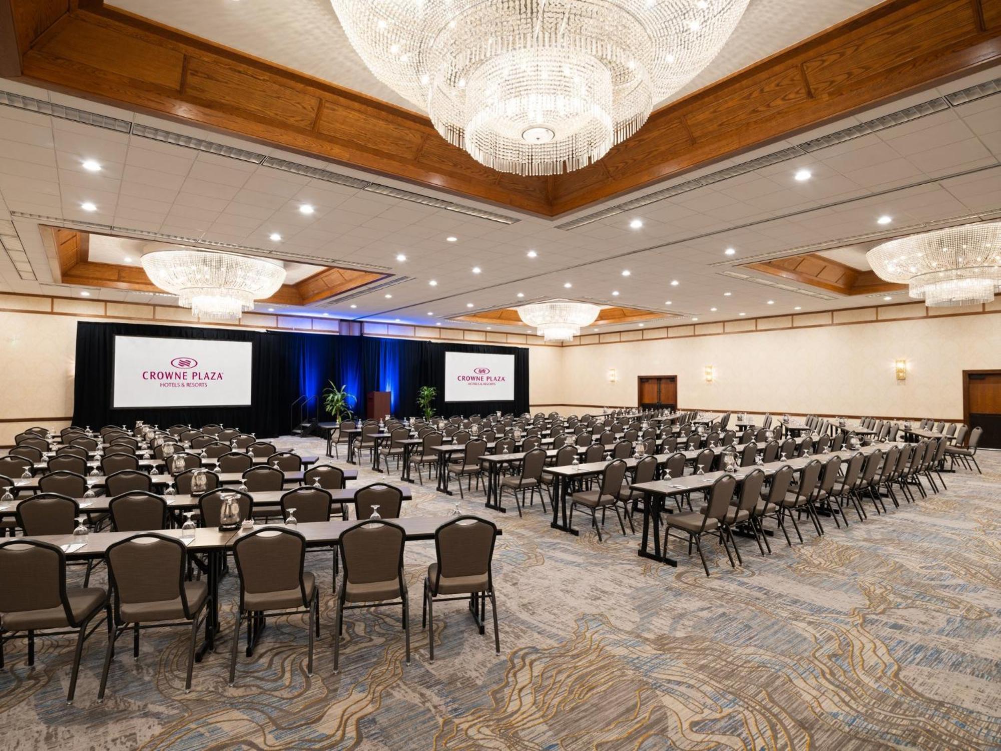 Crowne Plaza Phoenix - Chandler Golf Resort By Ihg Exterior photo
