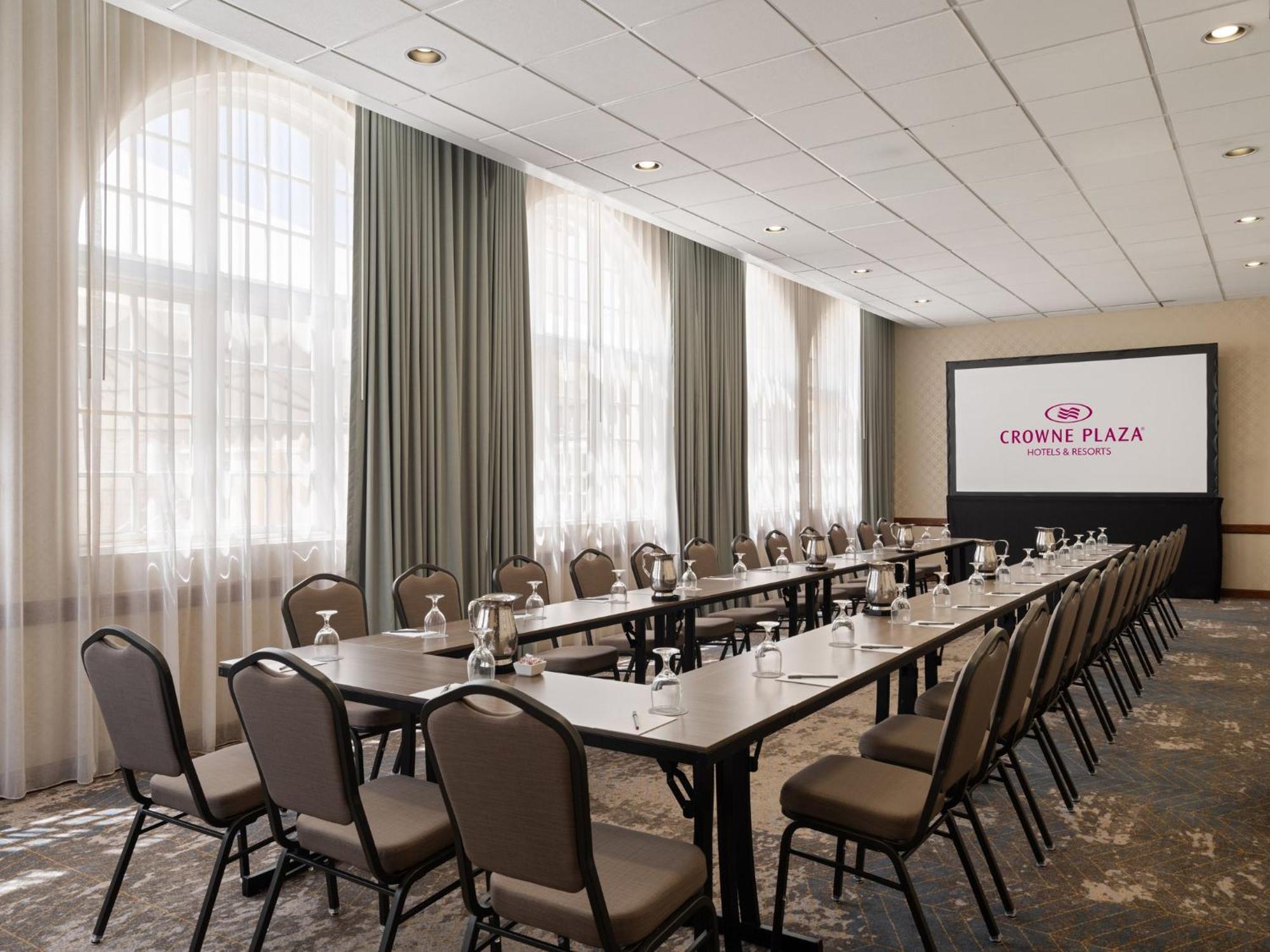 Crowne Plaza Phoenix - Chandler Golf Resort By Ihg Exterior photo