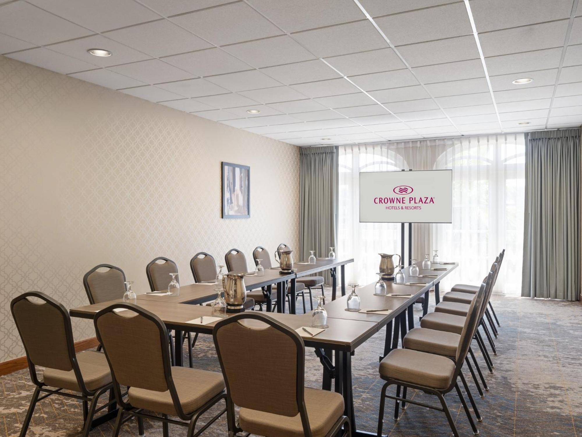 Crowne Plaza Phoenix - Chandler Golf Resort By Ihg Exterior photo